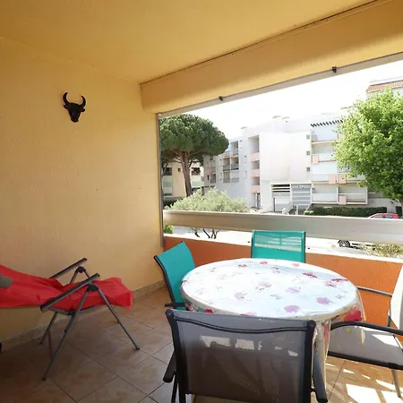 Climatise Avec Cabine, Terrasse Et Parking A Proximite De La - Fr-1-307-263 * Le Grau-du-Roi